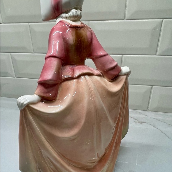 Hertwig & Co. Elegant Red & Pink Porcelain Lady Figurine Dress & Bonnet Germany - Picture 3 of 6